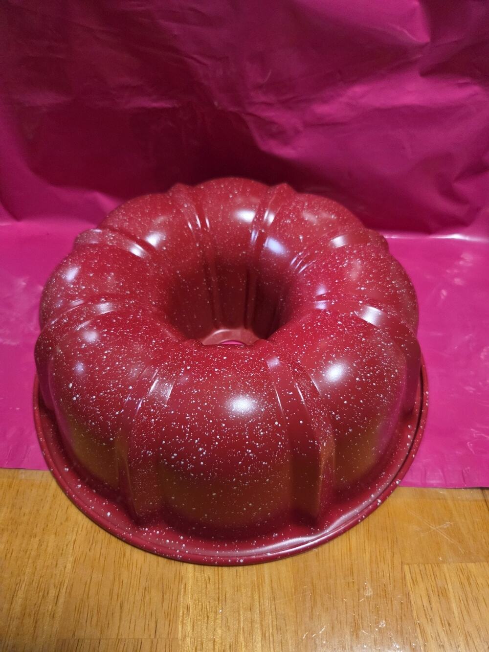 Speckled enamel 10" Christmas Red Fluted Tube Cake Pan